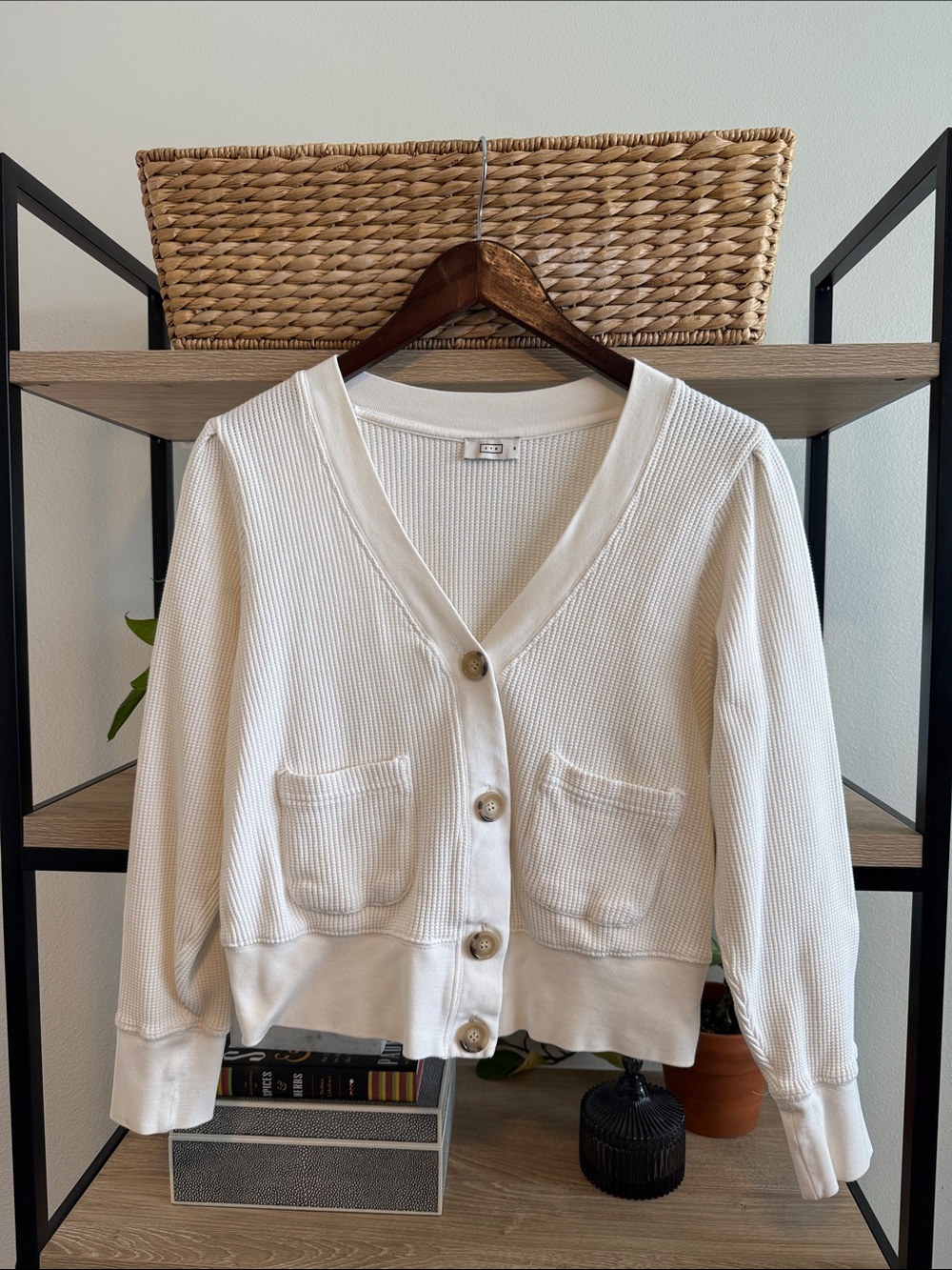 AYR Chunky Waffle Knit & Rib Cuff White V-Neck Cardigan, M - Picture 2 of 7